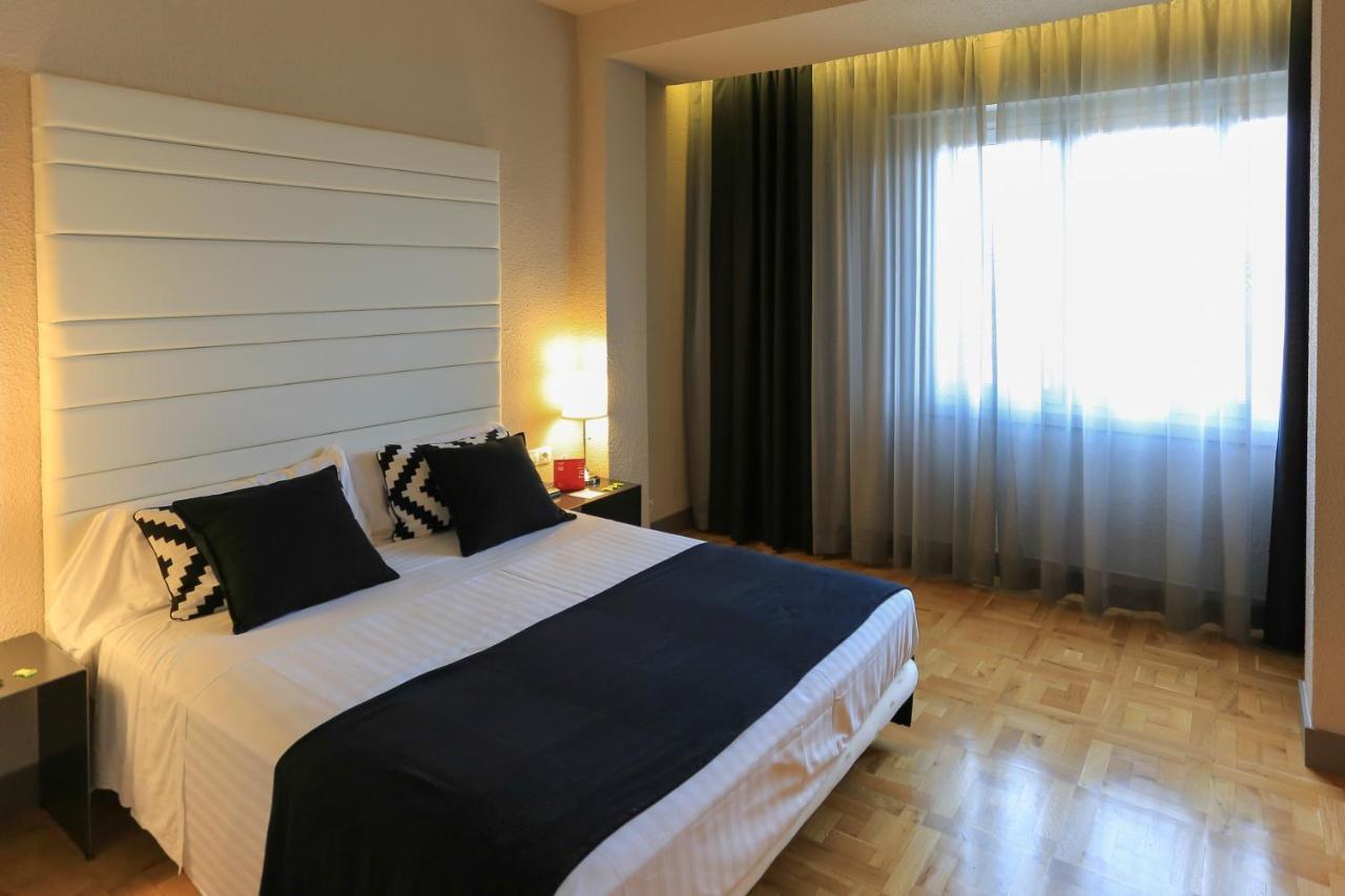 Habitus Hotel Leyre Памплона Екстер'єр фото
