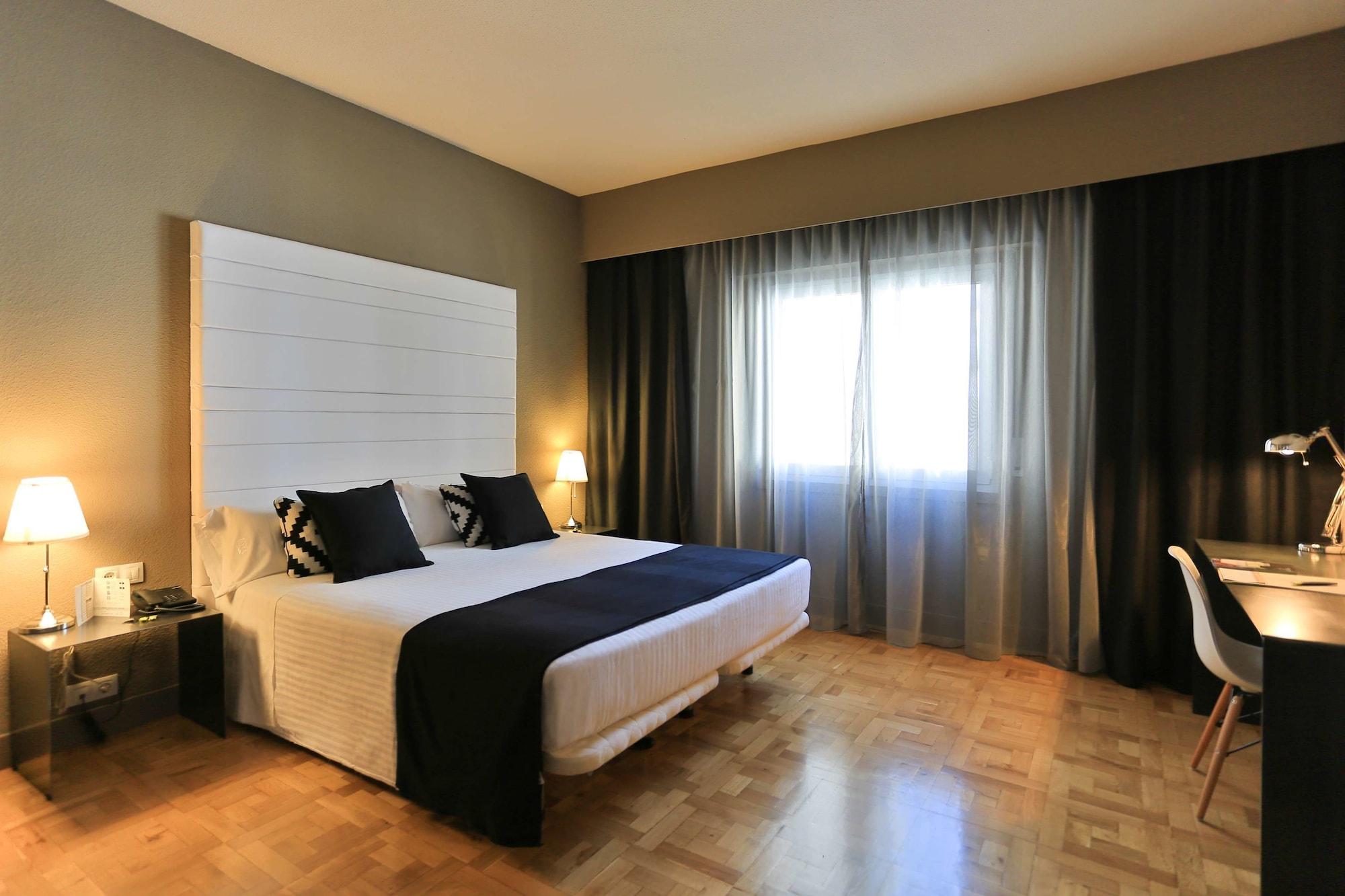 Habitus Hotel Leyre Памплона Екстер'єр фото