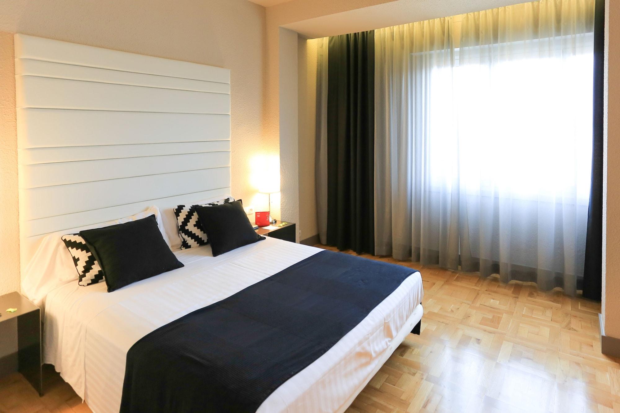 Habitus Hotel Leyre Памплона Екстер'єр фото